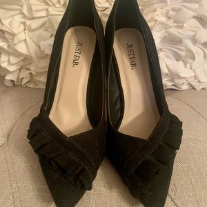 Brand New Ruffle Heelss